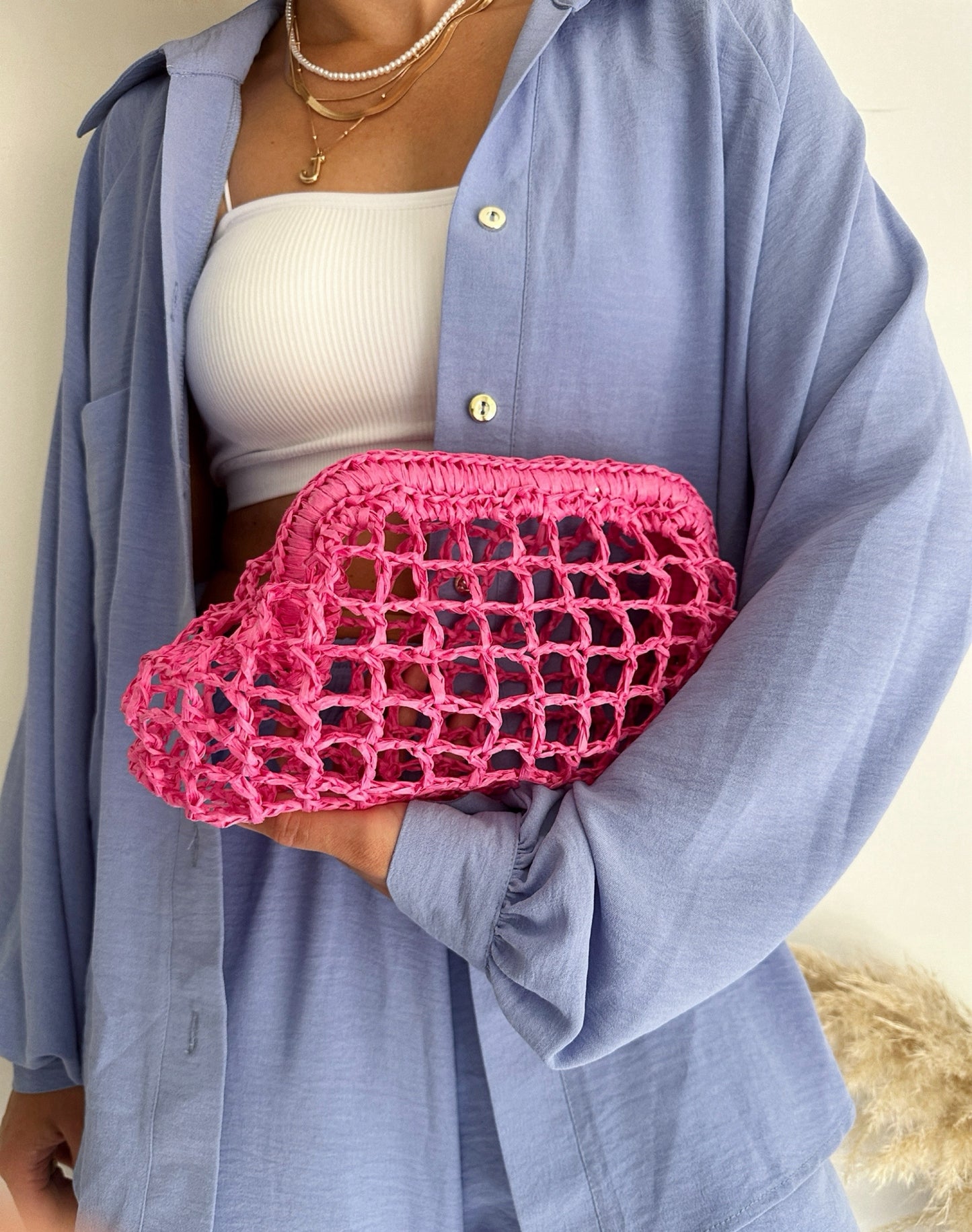 Clutch mesh raffia