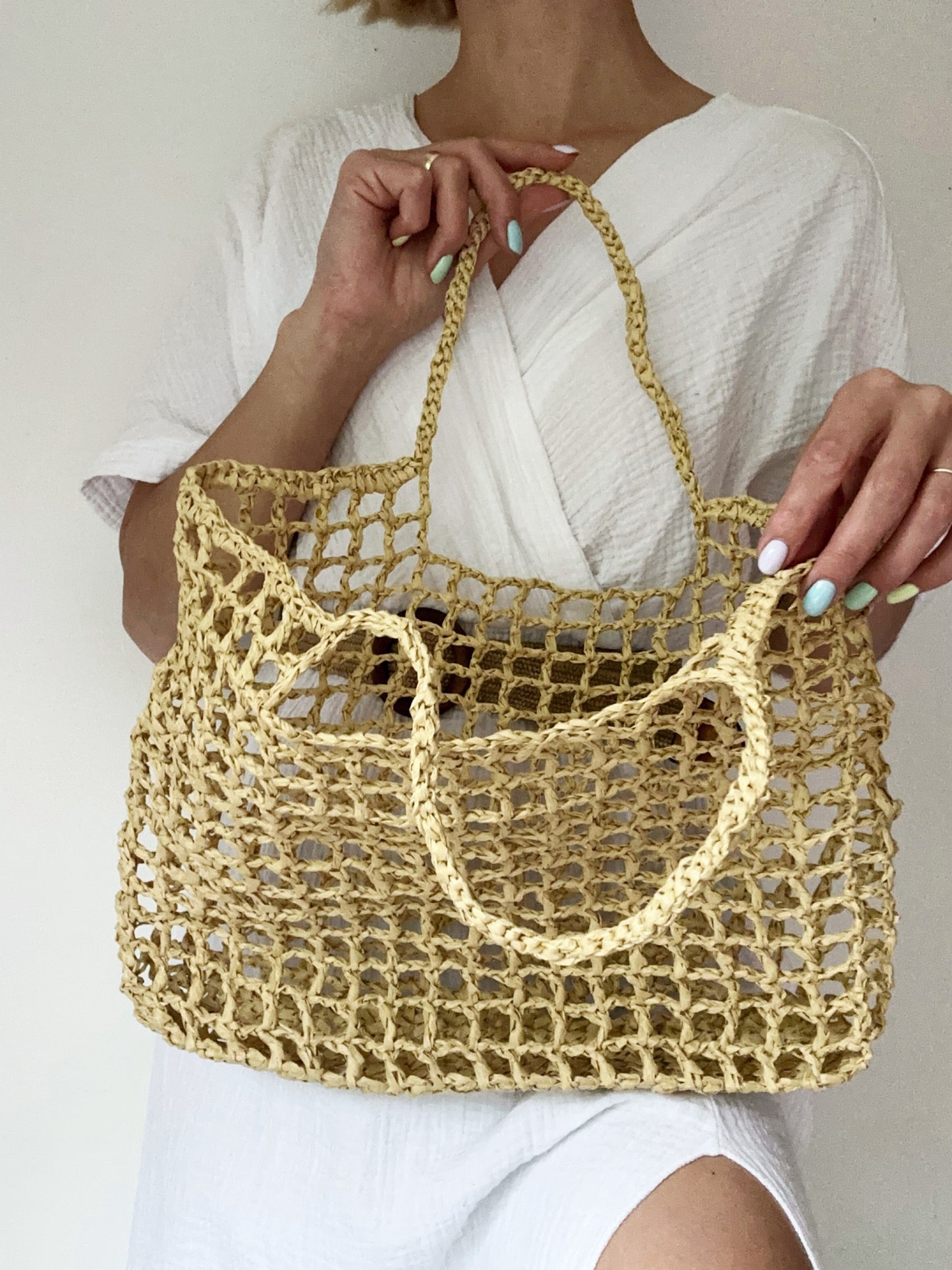 Mesh tote