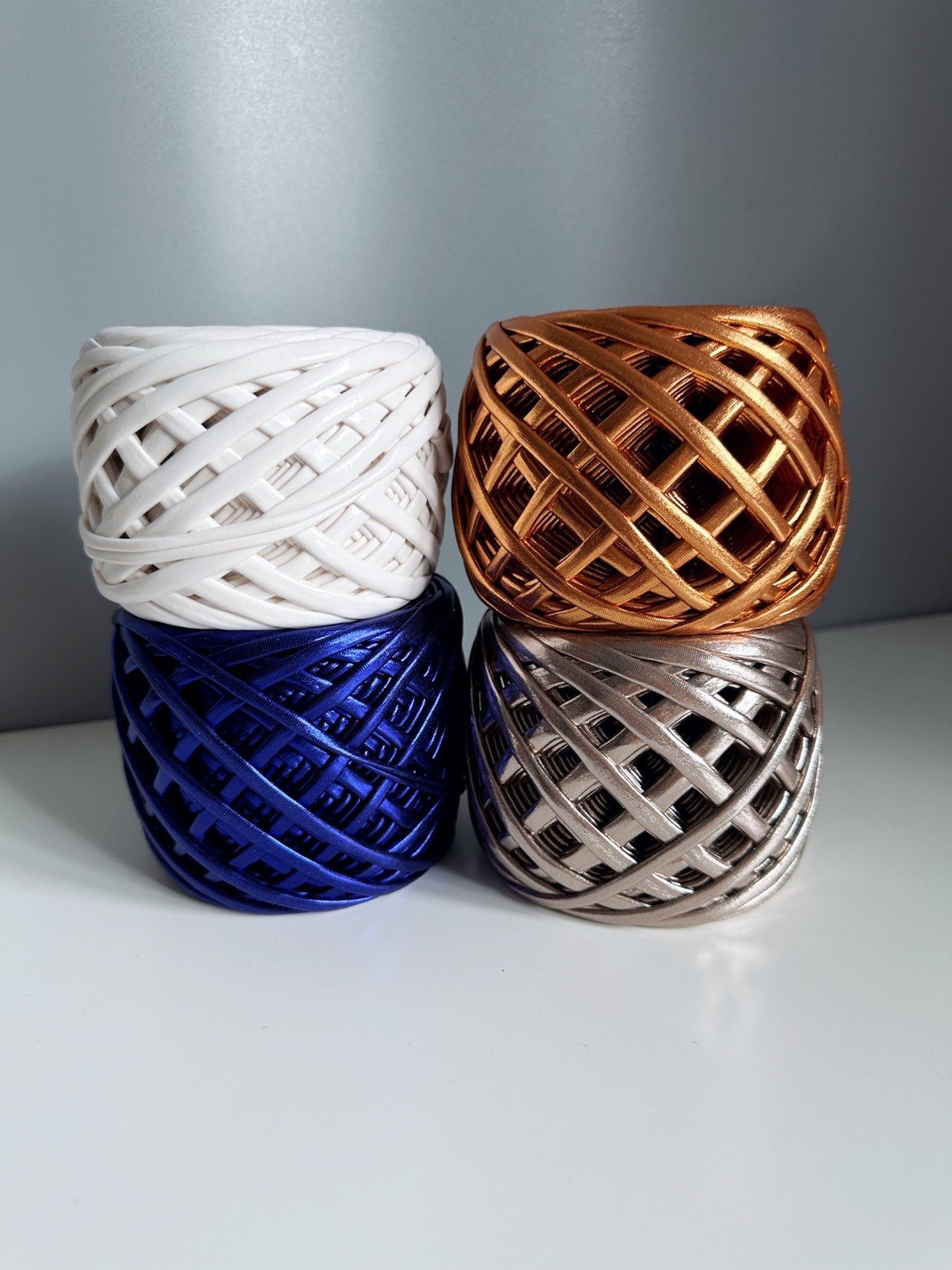 Wholesale pack metallic yarn